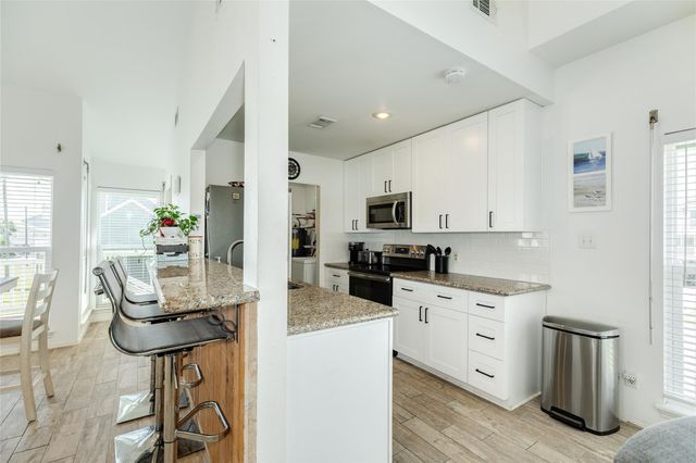 13827 Pirates Beach Boulevard, Galveston, TX 77554