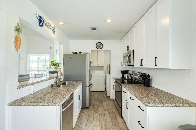 13827 Pirates Beach Boulevard, Galveston, TX 77554