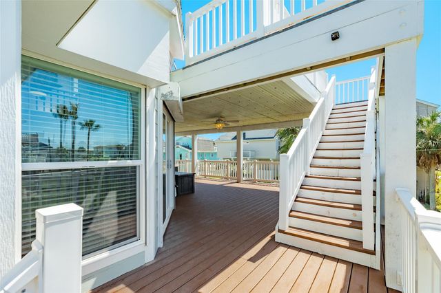 13827 Pirates Beach Boulevard, Galveston, TX 77554