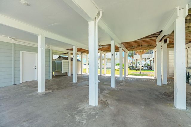 13827 Pirates Beach Boulevard, Galveston, TX 77554