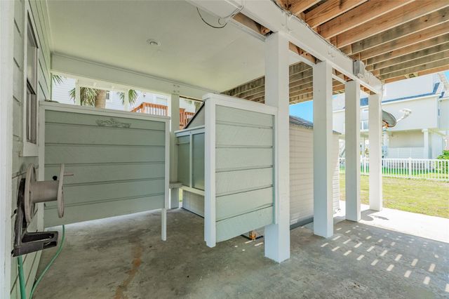 13827 Pirates Beach Boulevard, Galveston, TX 77554