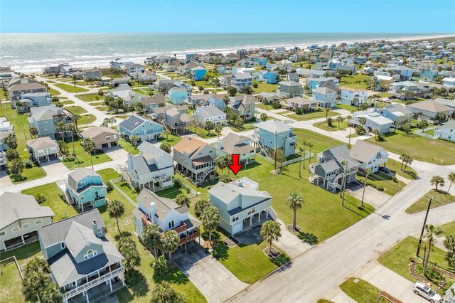 13827 Pirates Beach Boulevard, Galveston, TX 77554