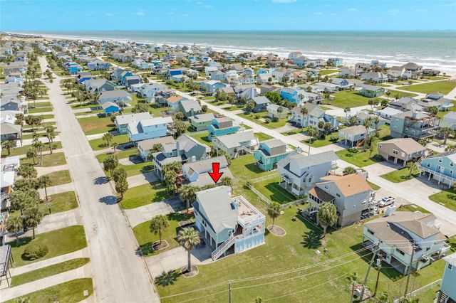 13827 Pirates Beach Boulevard, Galveston, TX 77554