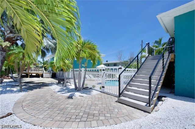210 Dakota AVE, Fort Myers Beach, FL 33931
