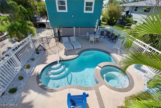 210 Dakota AVE, Fort Myers Beach, FL 33931