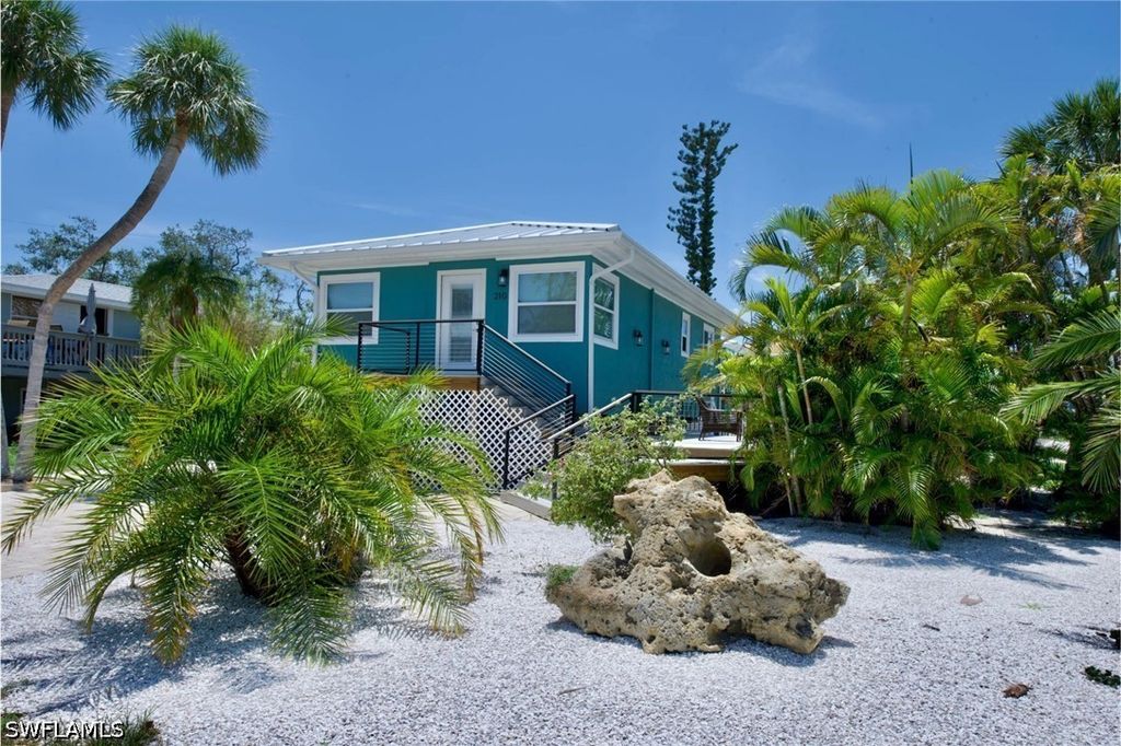 210 Dakota AVE, Fort Myers Beach, FL 33931