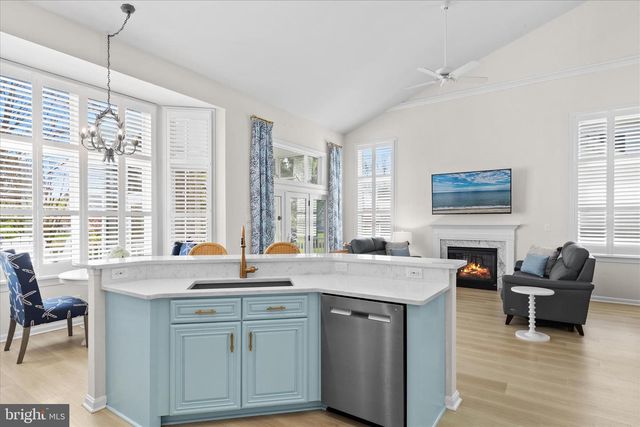 27 SYCAMORE ST, Ocean View, DE 19970