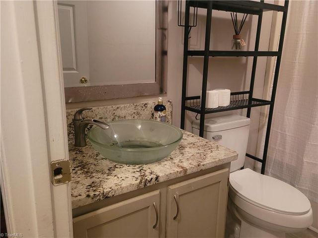 596 Colleen Drive, Thomasville, NC 27360