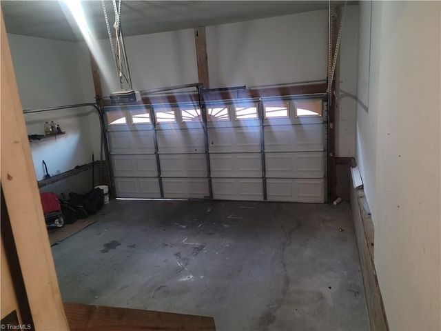 596 Colleen Drive, Thomasville, NC 27360