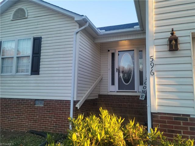 596 Colleen Drive, Thomasville, NC 27360