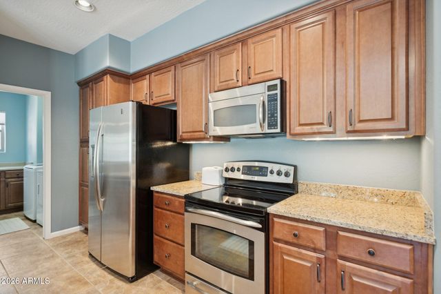 3935 E ROUGH RIDER Road 1172, Phoenix, AZ 85050