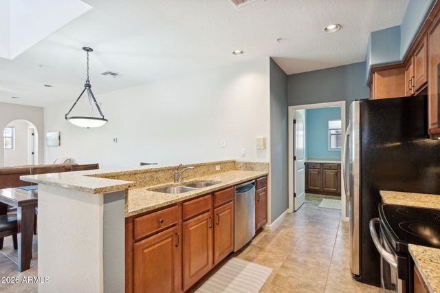 3935 E ROUGH RIDER Road 1172, Phoenix, AZ 85050