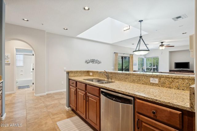 3935 E ROUGH RIDER Road 1172, Phoenix, AZ 85050