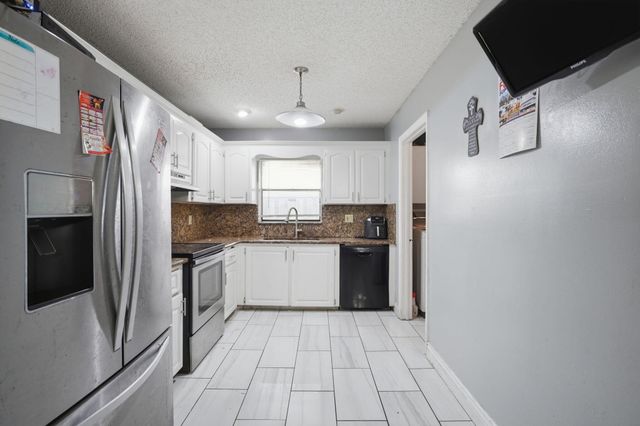 1301 SW 75th Avenue, North Lauderdale, FL 33068