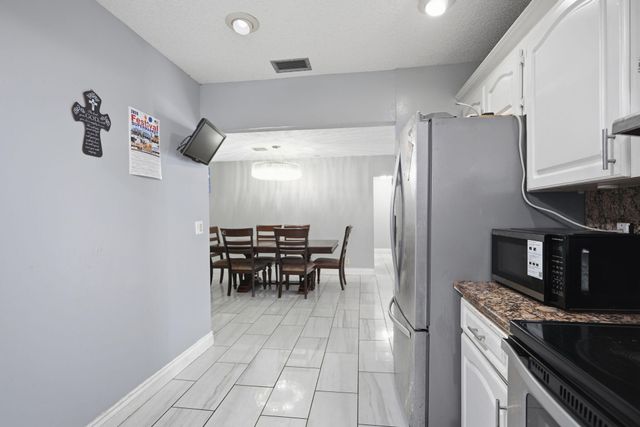 1301 SW 75th Avenue, North Lauderdale, FL 33068