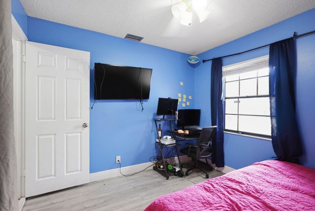 1301 SW 75th Avenue, North Lauderdale, FL 33068