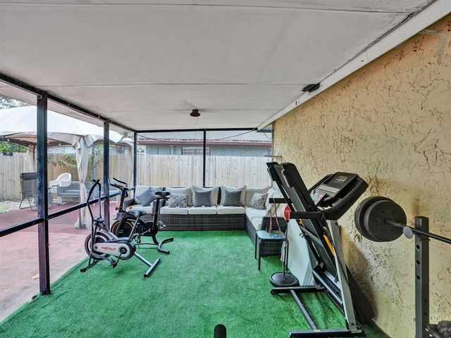 1301 SW 75th Avenue, North Lauderdale, FL 33068