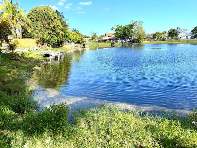 1301 SW 75th Avenue, North Lauderdale, FL 33068