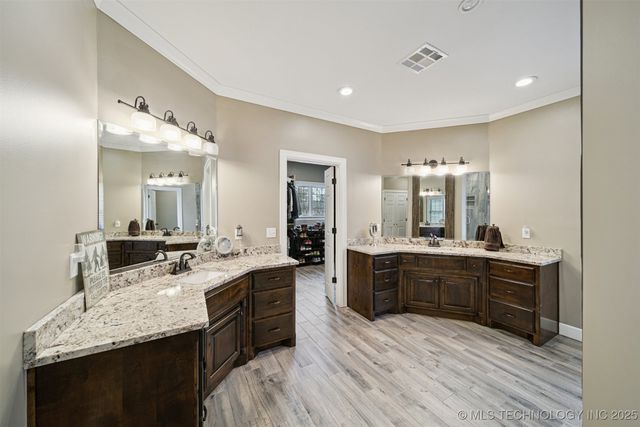 2720 E 22nd Street, Tulsa, OK 74114