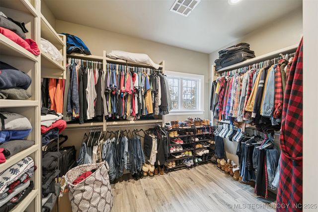 2720 E 22nd Street, Tulsa, OK 74114