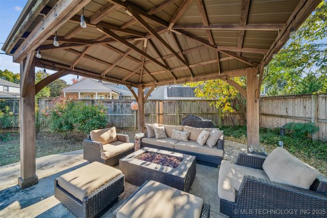 2720 E 22nd Street, Tulsa, OK 74114