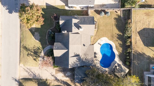 2720 E 22nd Street, Tulsa, OK 74114