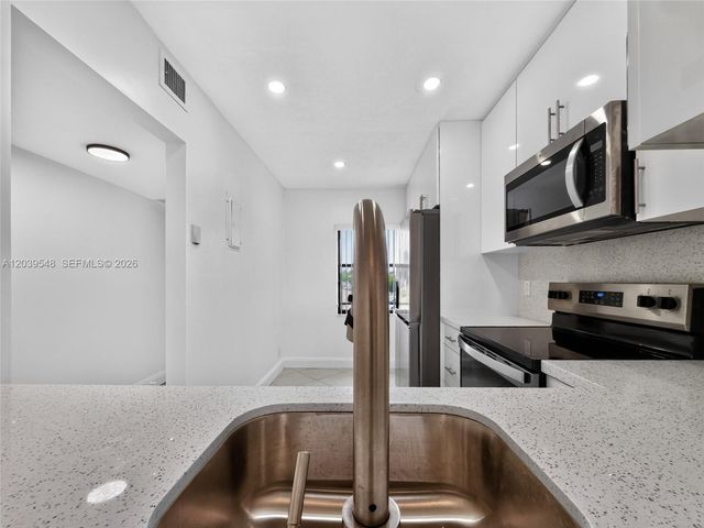 11358 Taft St 11358, Pembroke Pines, FL 33026