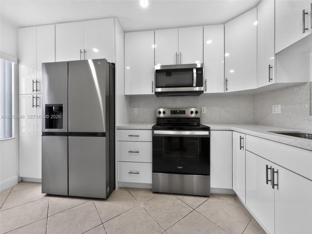 11358 Taft St 11358, Pembroke Pines, FL 33026