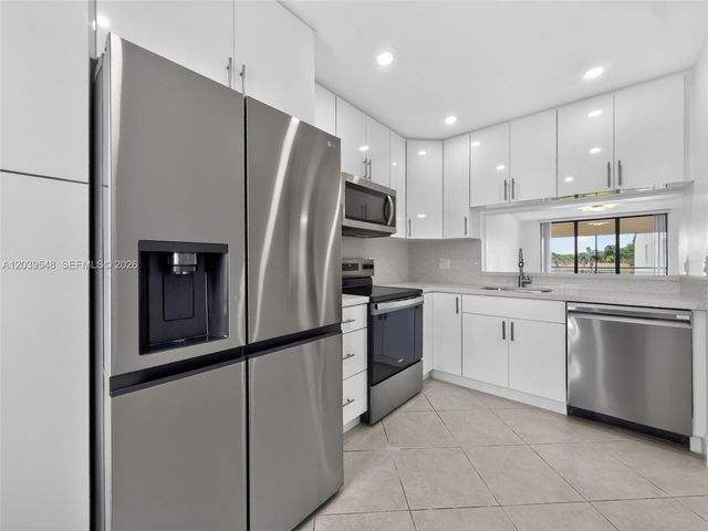 11358 Taft St 11358, Pembroke Pines, FL 33026