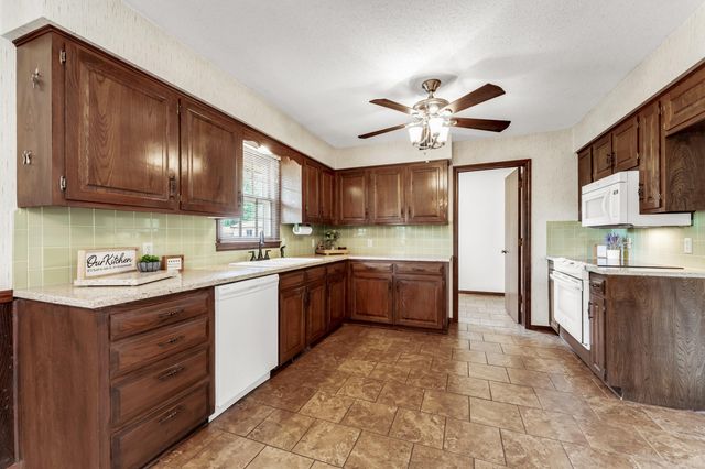 3039 E Covington Street, Springfield, MO 65804