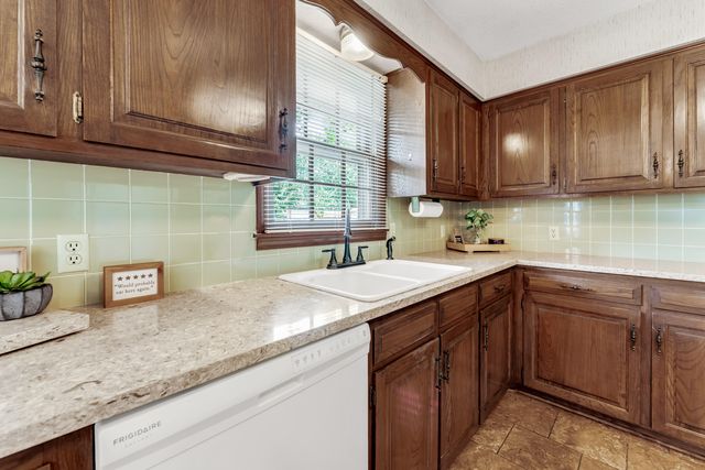 3039 E Covington Street, Springfield, MO 65804