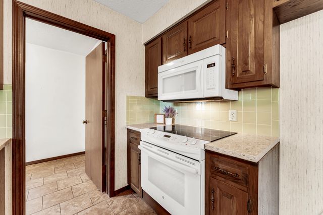 3039 E Covington Street, Springfield, MO 65804