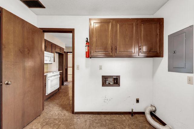 3039 E Covington Street, Springfield, MO 65804