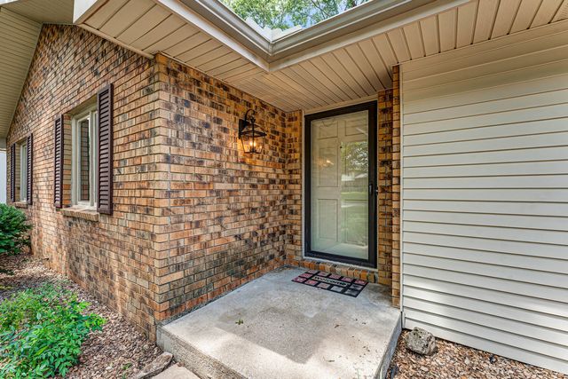 3039 E Covington Street, Springfield, MO 65804