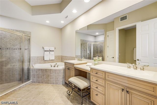 9217 Quartz LN 102, Naples, FL 34120