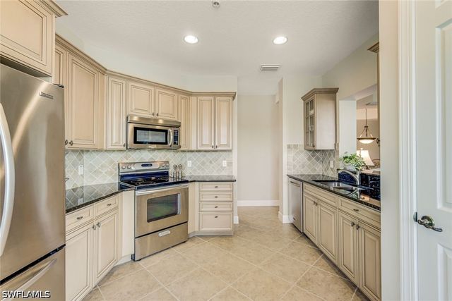 9217 Quartz LN 102, Naples, FL 34120