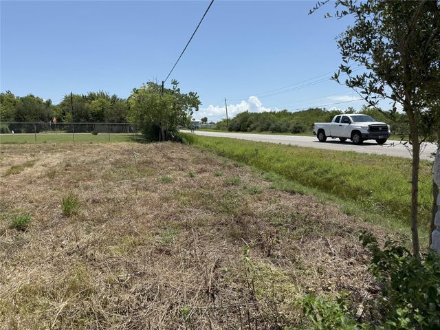 2336 E Bayshore Drive, Dickinson, TX 77539