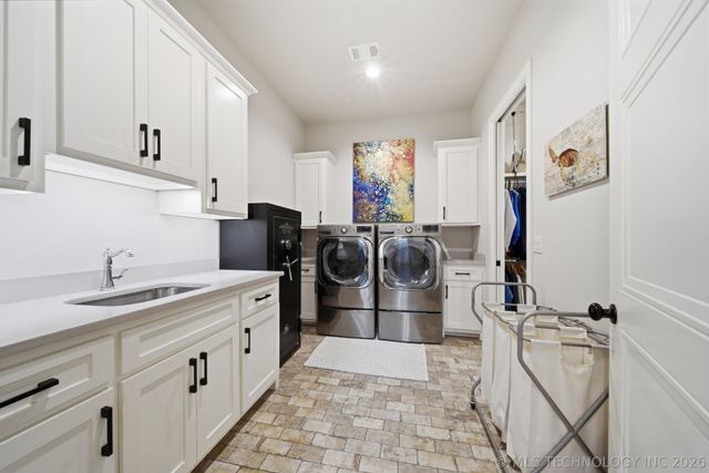 1335 E 36th Place S, Tulsa, OK 74105