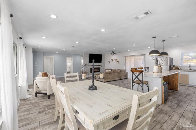 1308 E Hatton St, Pensacola, FL 32503