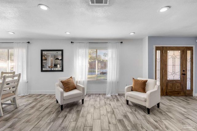 1308 E Hatton St, Pensacola, FL 32503