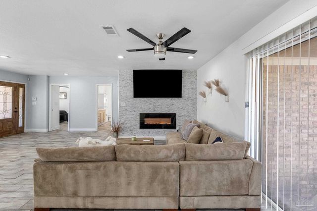 1308 E Hatton St, Pensacola, FL 32503