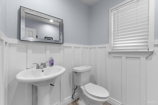 1308 E Hatton St, Pensacola, FL 32503