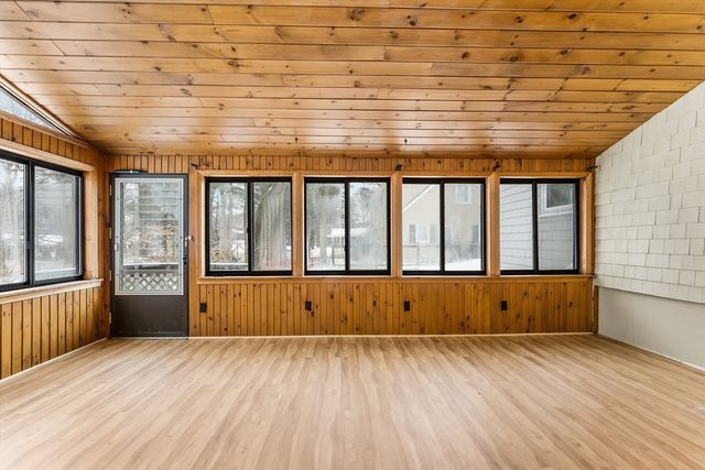 46 Eugene St, Leominster, MA 01453