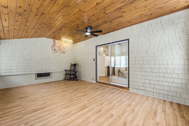 46 Eugene St, Leominster, MA 01453