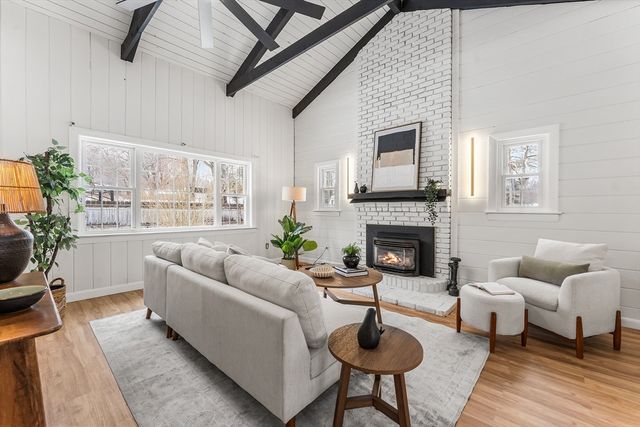 46 Eugene St, Leominster, MA 01453