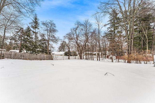 46 Eugene St, Leominster, MA 01453