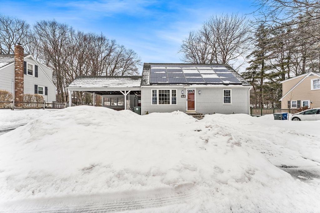 46 Eugene St, Leominster, MA 01453