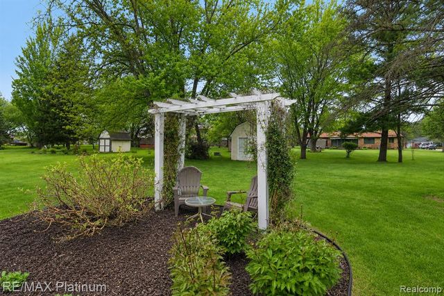 139 Edgemont Drive, Howell, MI 48855