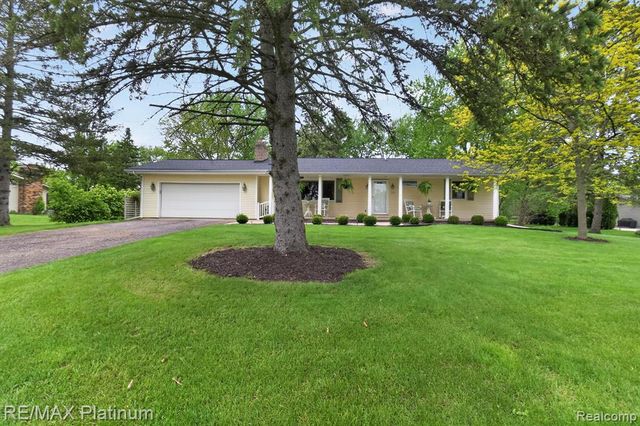 139 Edgemont Drive, Howell, MI 48855