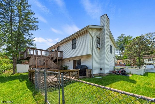 11 Tobyhanna Trl, Hopatcong Boro, NJ 07843